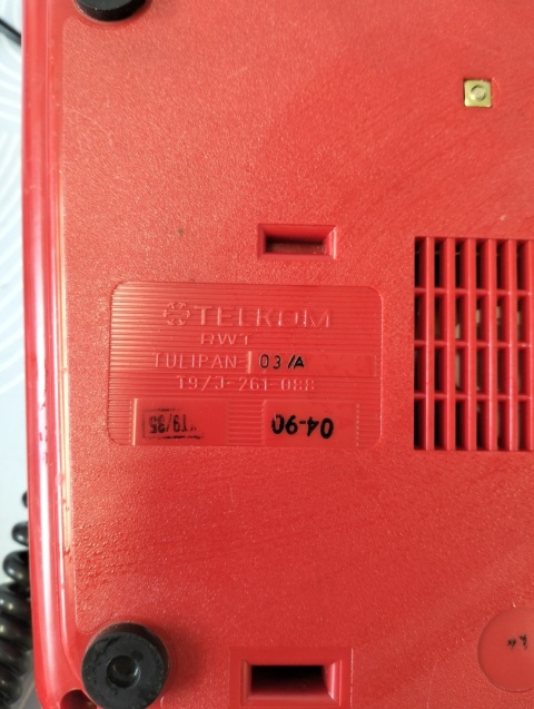Czerwony telefon Tulipan RWT Telkom