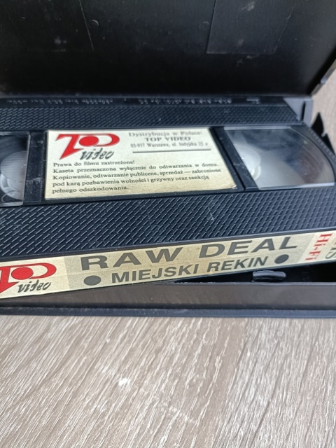 Kaseta VHS Raw Deal