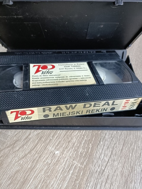 Kaseta VHS Raw Deal
