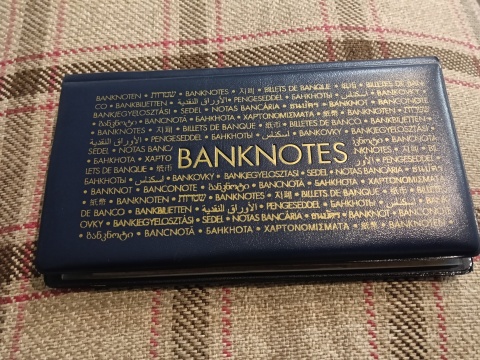 Klaser z banknotami 20 sztuk