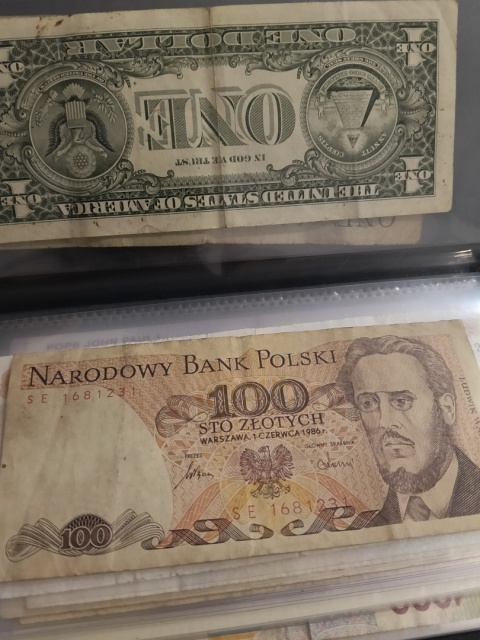 Klaser z banknotami 20 sztuk