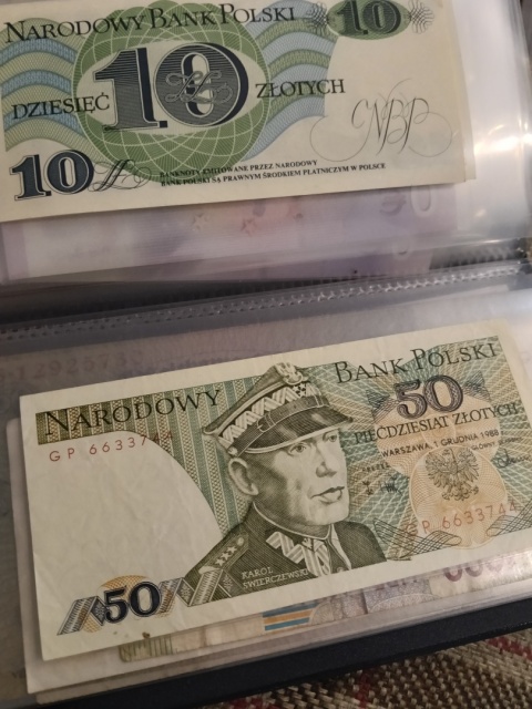 Klaser z banknotami 20 sztuk