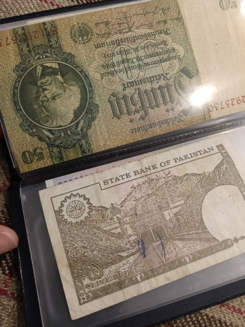 Klaser z banknotami 20 sztuk