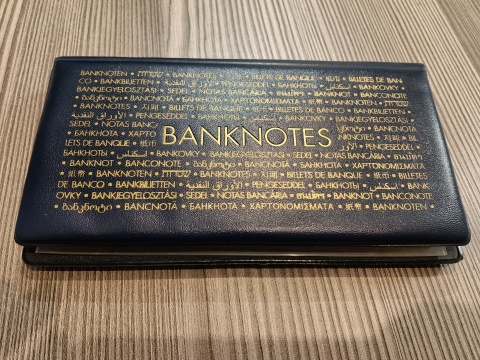 Klaser z banknotami 22 sztuki