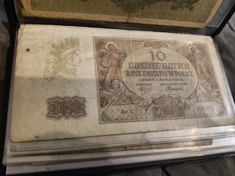 Klaser z banknotami 22 sztuki