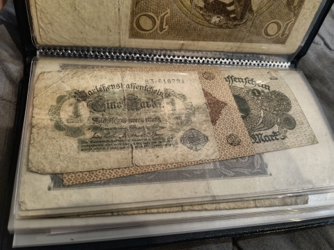 Klaser z banknotami 22 sztuki