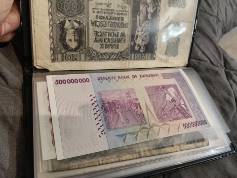 Klaser z banknotami 22 sztuki