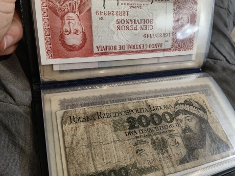 Klaser z banknotami 22 sztuki