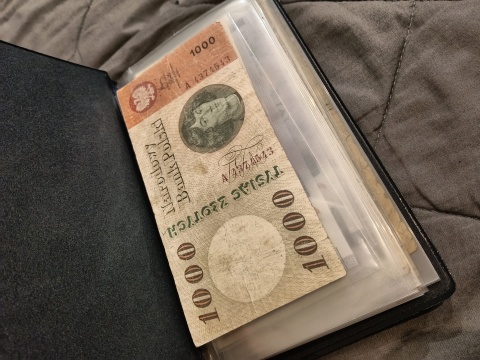 Klaser z banknotami 22 sztuki