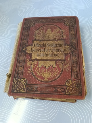 Obrazki świąteczne kościoła rzymskokatolickiego. Przełom XIX i XX wieku. Stan dostateczny.