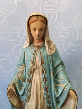 Stara figurka Matki Bożej