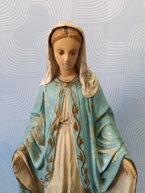 Stara figurka Matki Bożej