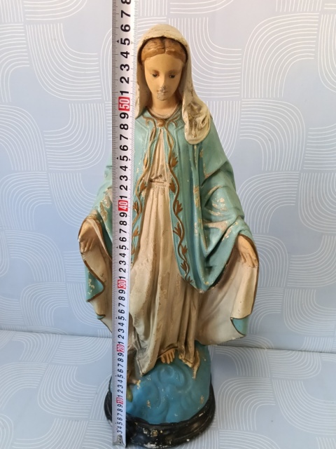 Stara figurka Matki Bożej