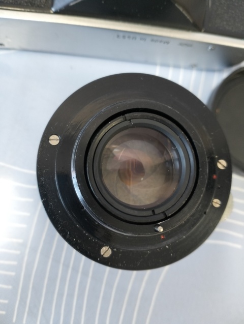 Stary aparat fotograficzny Zenit z obiektywem