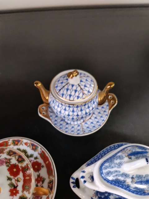 Trzy mini wazy Art porcelain