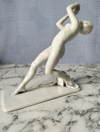 Stara figurka porcelanowa Heu Bach
