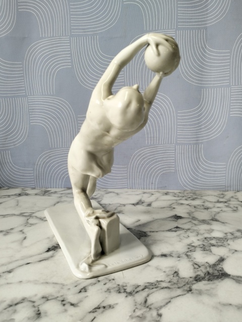 Stara figurka porcelanowa Heu Bach