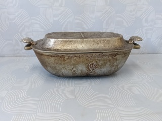 Aluminiowa duża brytfanna.