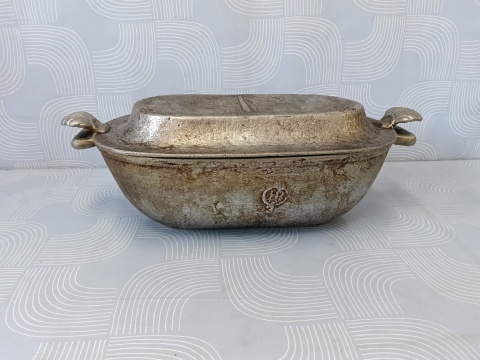 Aluminiowa duża brytfanna.