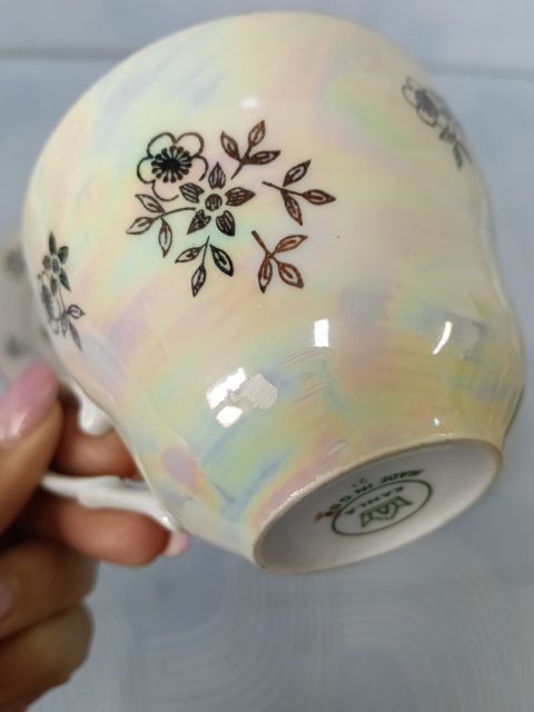 Iryzowane trio śniadaniowe porcelana Kahla