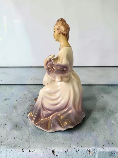 Kolekcjonerska figurka Dama z mandoliną Jan Jezela