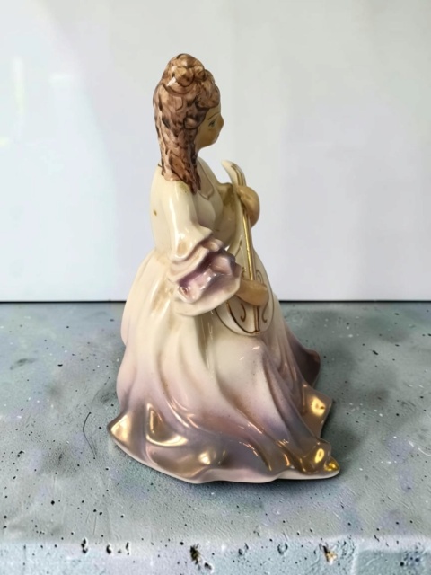 Kolekcjonerska figurka Dama z mandoliną Jan Jezela