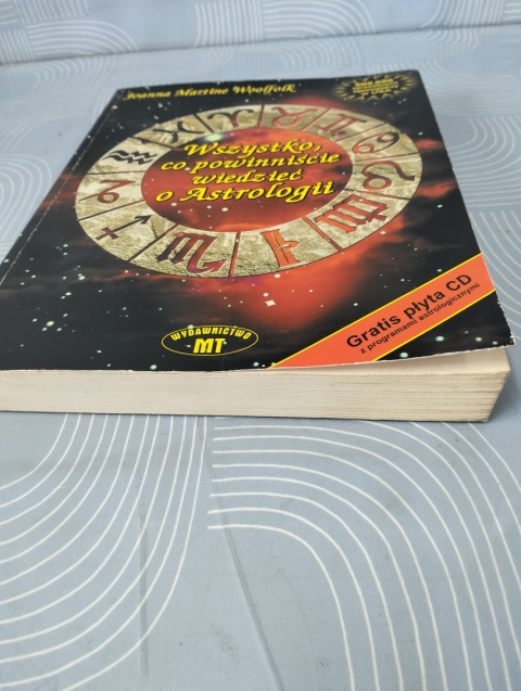 Książka Wszystko co powinniście wiedzieć o astrologii