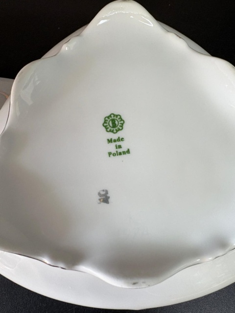 Porcelanowa trójkątna bombonierka Bogucice