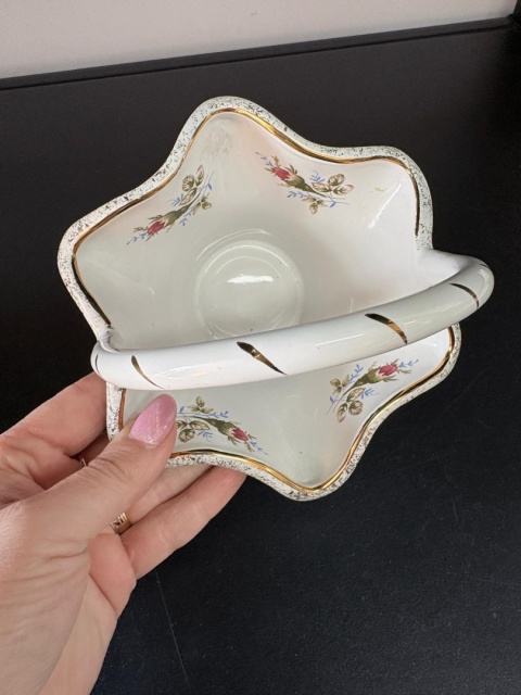 Porcelanowy koszyczek złota róża
