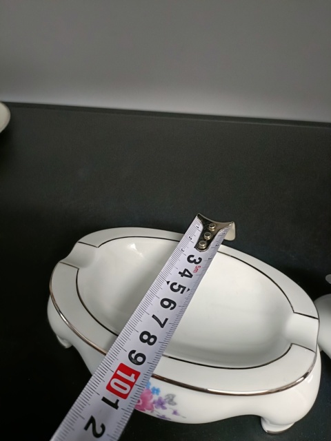 Porcelanowy zestaw palacza Karolina