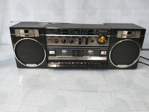 Radiomagnetofon sanyo model M W170LO