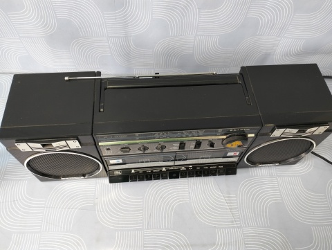 Radiomagnetofon sanyo model M W170LO