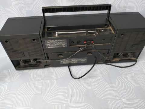Radiomagnetofon sanyo model M W170LO