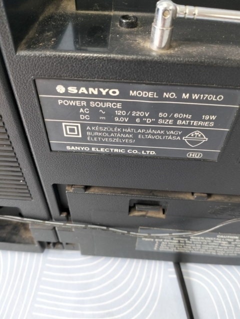 Radiomagnetofon sanyo model M W170LO