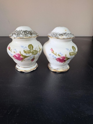 Solniczka i pieprzniczka porcelana złota róża