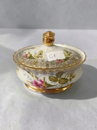 Porcelanowa cukierniczka Chodzież złota róża C1