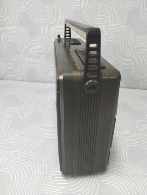 Stary radiomagnetofon Unitra Kasprzak