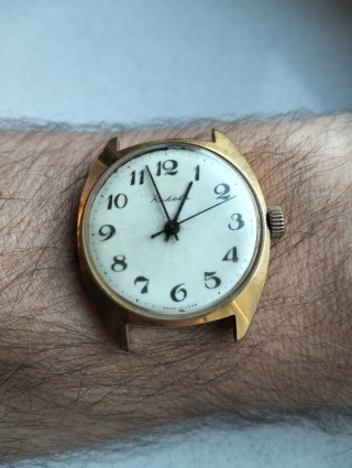 Stary zegarek nakręcany Raketa