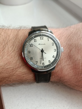 Stary zegarek nakręcany Raketa