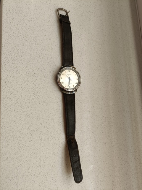 Stary zegarek nakręcany Raketa