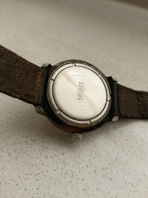 Stary zegarek nakręcany Raketa