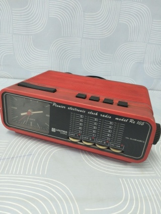 Stare radio z zegarem Unitra Diora unikat