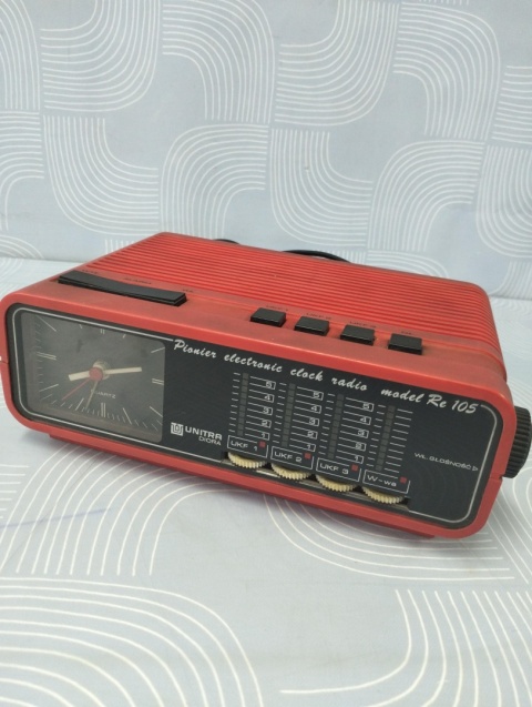 Stare radio z zegarem Unitra Diora unikat
