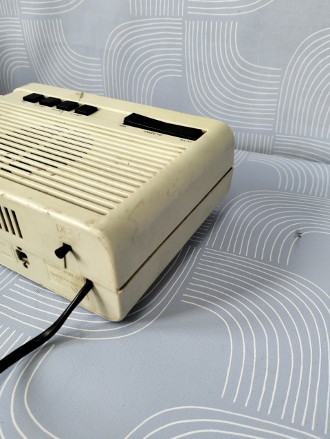 Radio z budzikiem Pioner 85