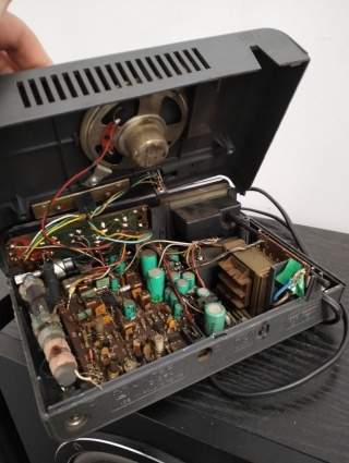 Radio z budzikiem Unitra diora re-105