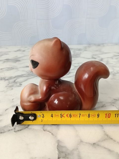 Stara porcelanowa figurka wiewiórka Rumunia