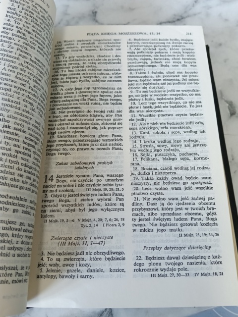 Biblia to jest pismo święte starego i nowego testamentu 1983