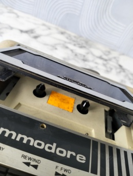 Stary magnetofon Commodore