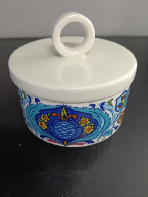 Cukiernica Villeroy & Boch z kolekcji Izmir