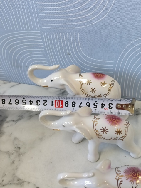 Figurki porcelanowe Słonie Jezela